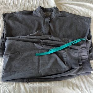 FIGS scrub set. Rafaela oversized scrub top-xxs, Joggers-petite small